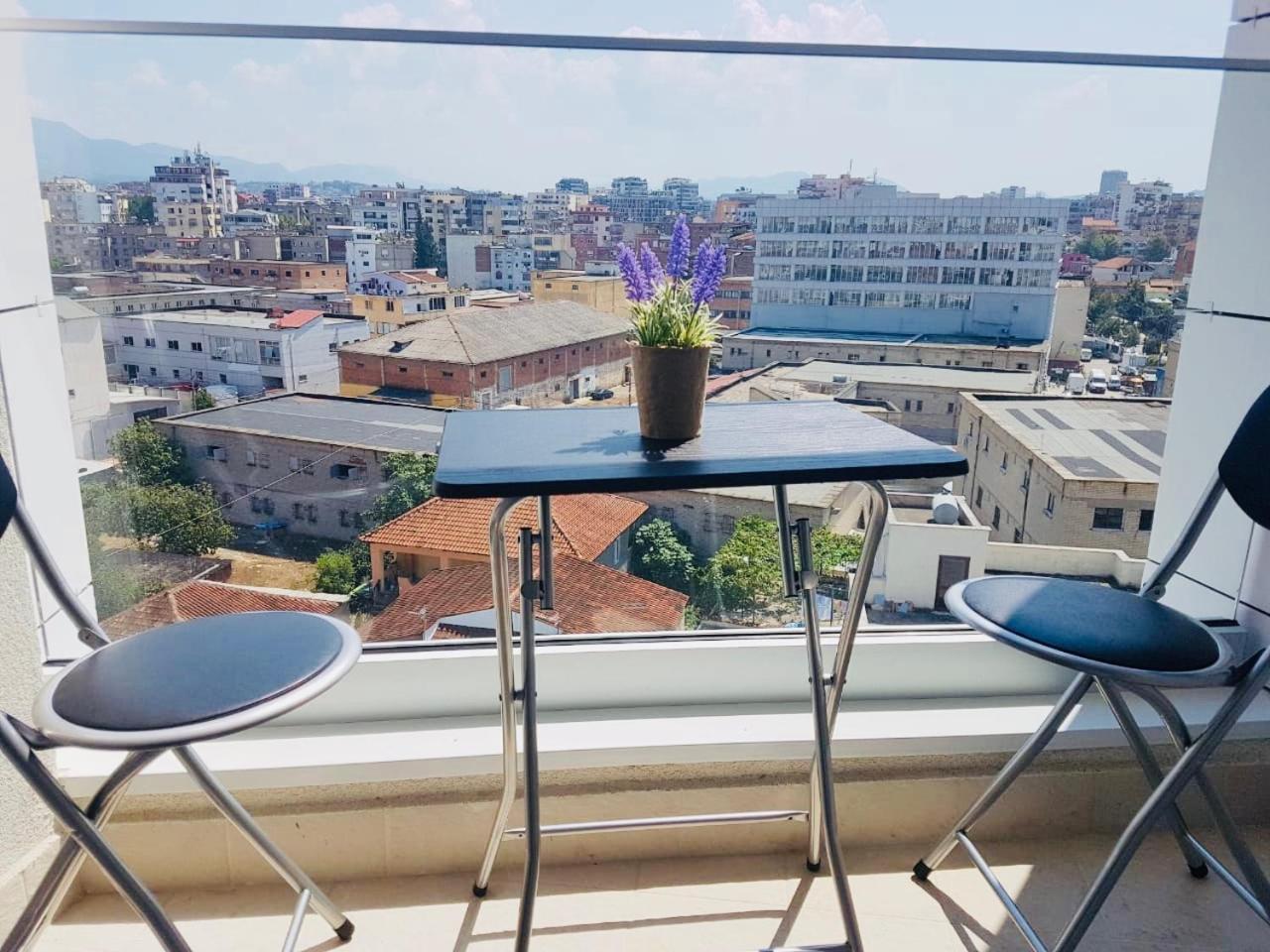 Rovena'S Apartment - Free Parking Tirana Buitenkant foto